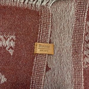 Roots reversible scarf